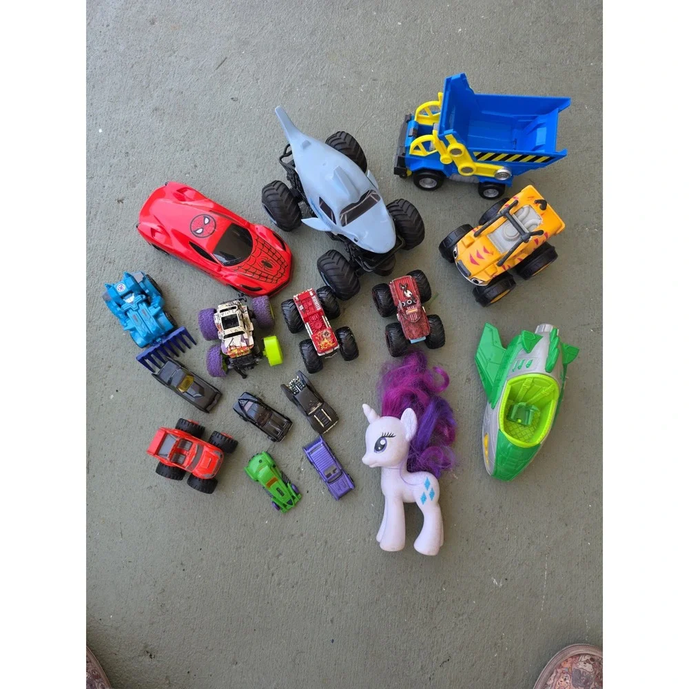Mixed Toy Lot Monster Trucks Hot Wheels Spider-Man My Little Pony Batman 15pc D1